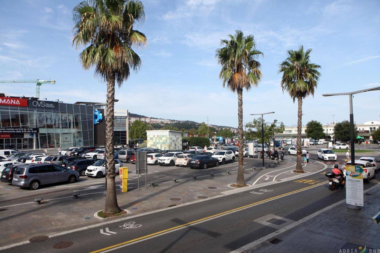 Appartamento City Center Comfort Blue Sky Capodistria Esterno foto