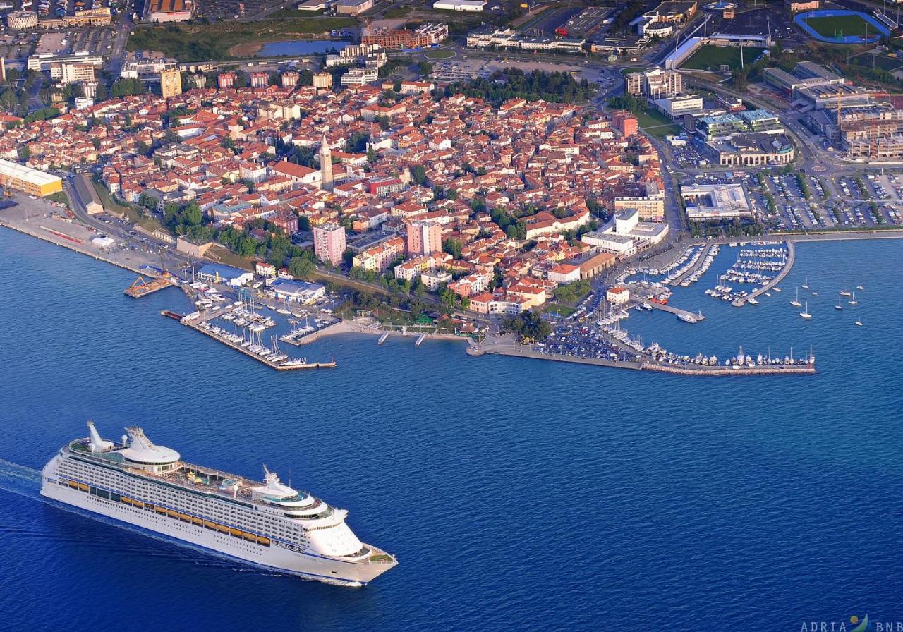 Appartamento City Center Comfort Blue Sky Capodistria Esterno foto