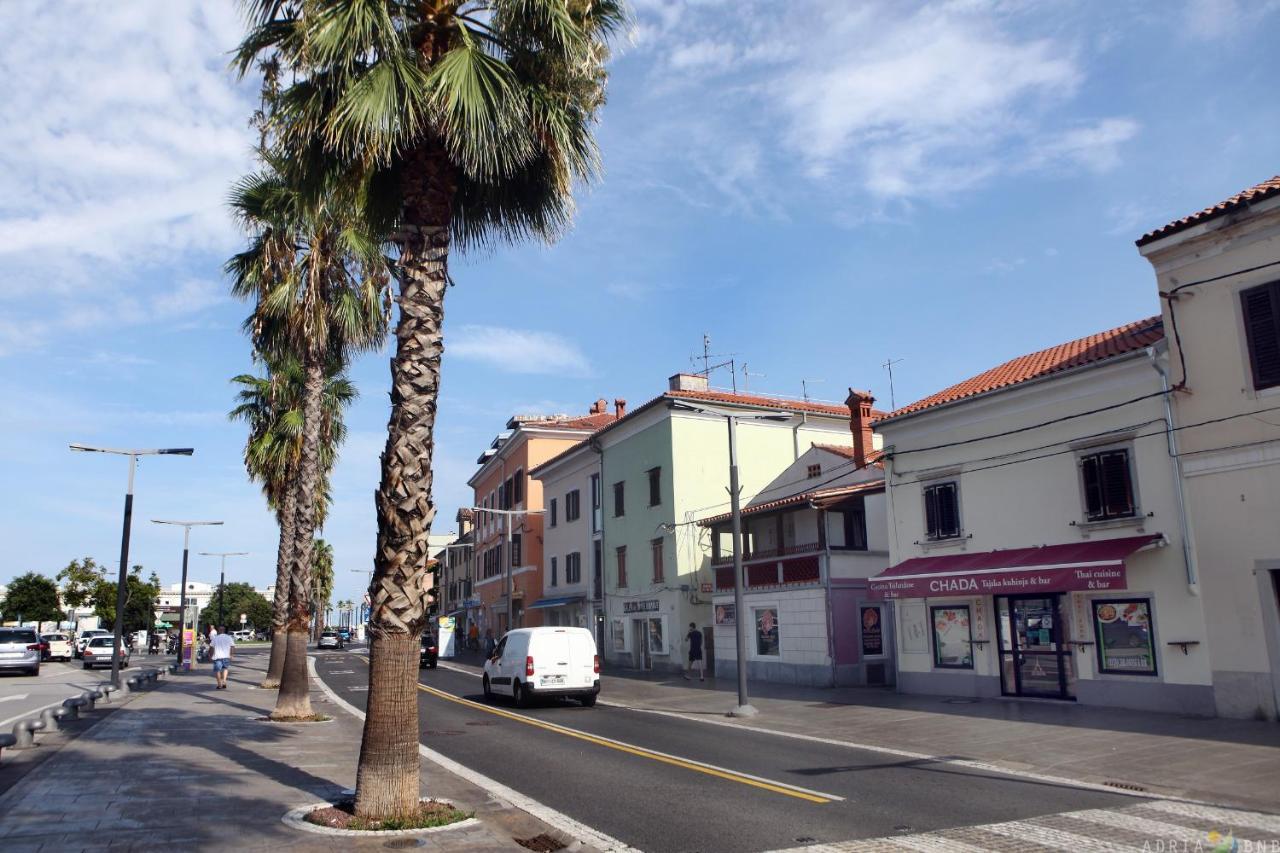 Appartamento City Center Comfort Blue Sky Capodistria Esterno foto