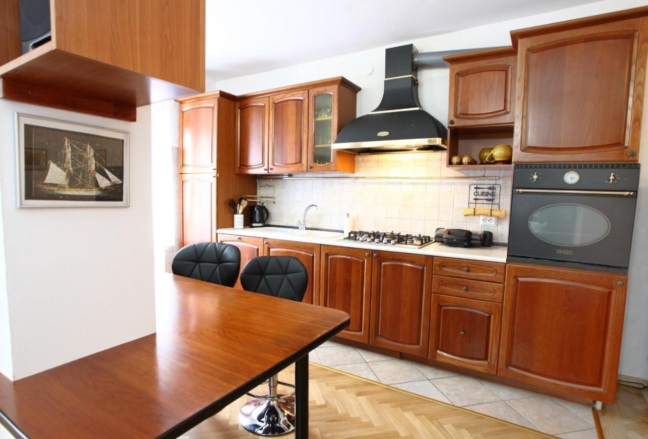 Appartamento City Center Comfort Blue Sky Capodistria Esterno foto